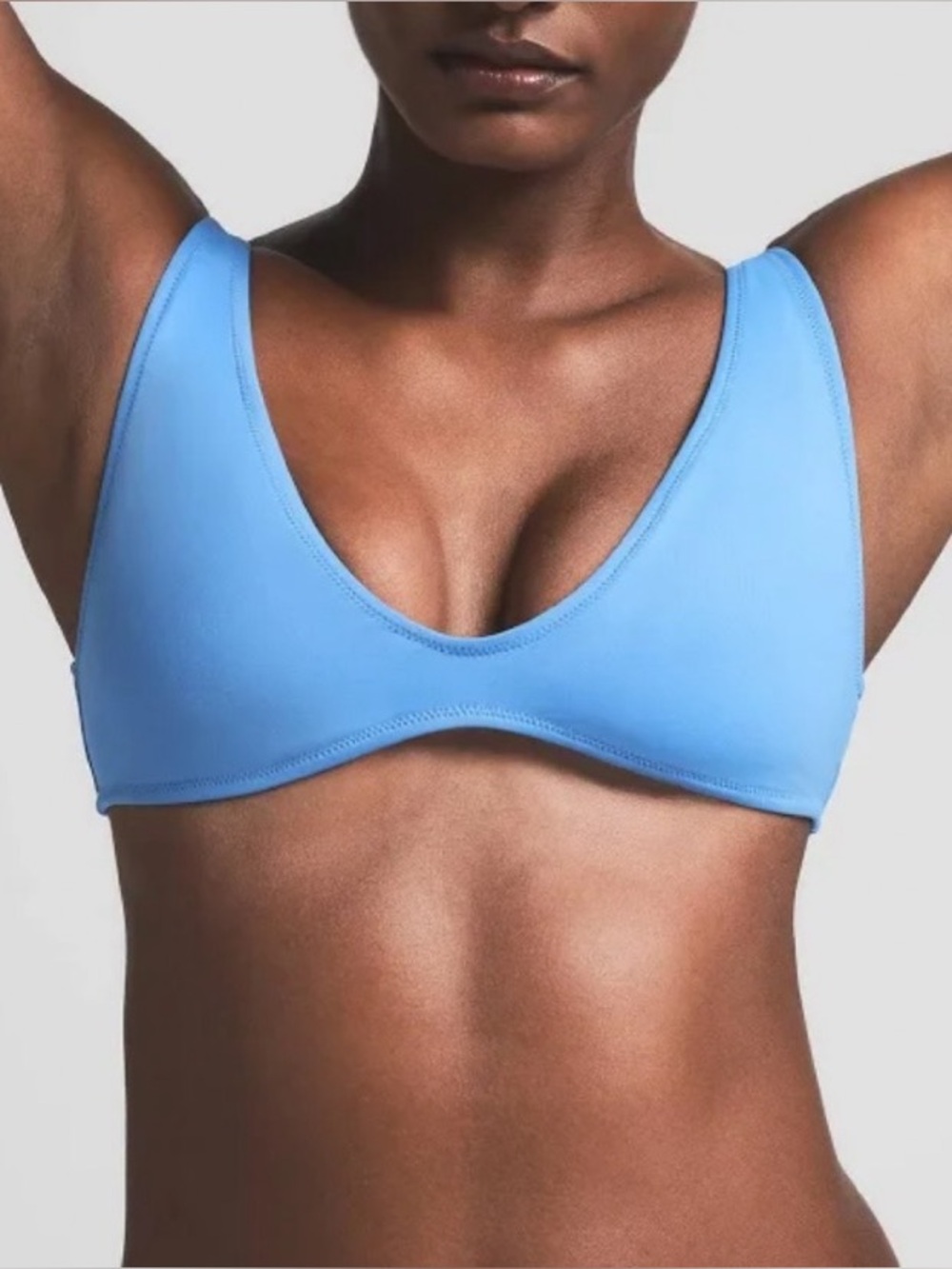 NWT Skims Signature Swim Plunge Bikini Top